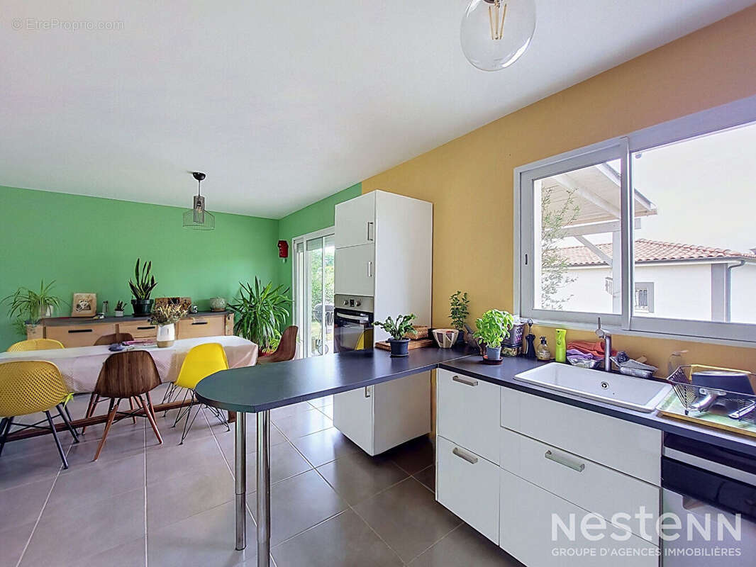 A Vendre Maison contemporaine de plain-pied avec trois chambres, garage et jardin à Condom - photo 7