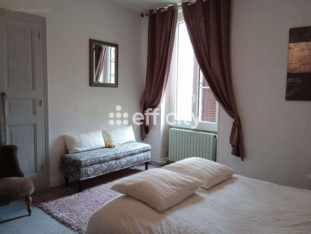 Maison à MAUVES-SUR-HUISNE