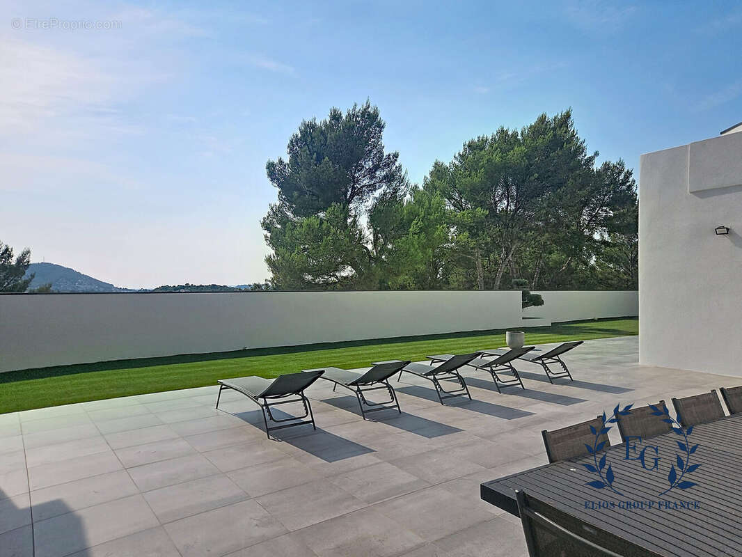 Maison 510 m² à Aubagne  - photo 3