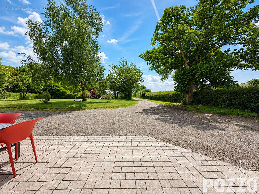 Maison en pierres à Saint Planchers 6 pièces de 120 m2 avec dépendances - photo 11