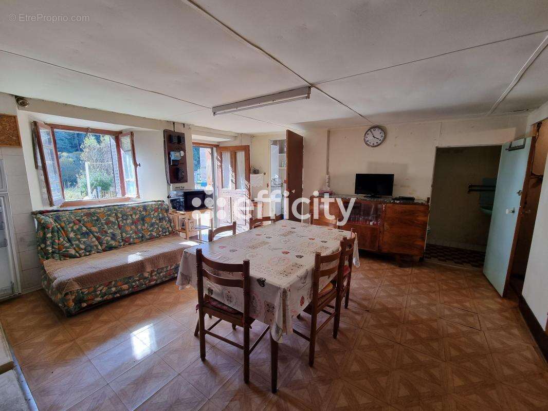 Maison à AUMONT-AUBRAC