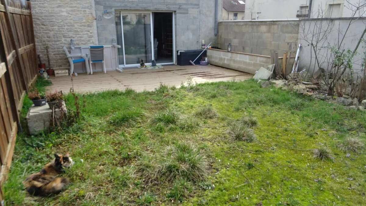 Maison à CHEVIGNY-SAINT-SAUVEUR