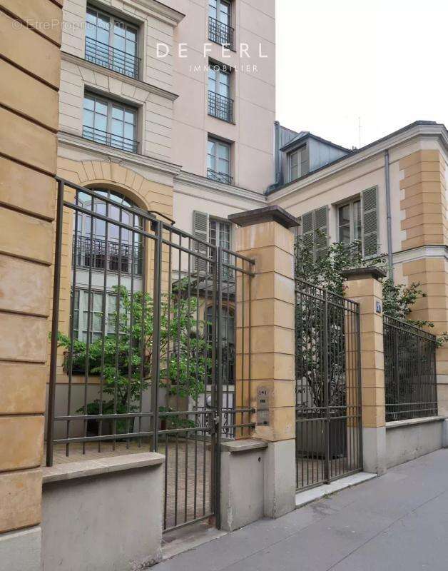 Appartement à PARIS-6E