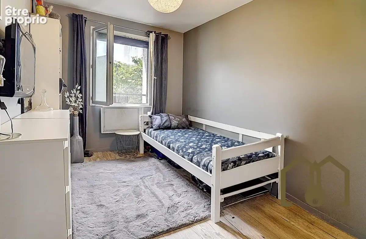 Maison 75 m² à Vaulx-En-Velin  - photo 8