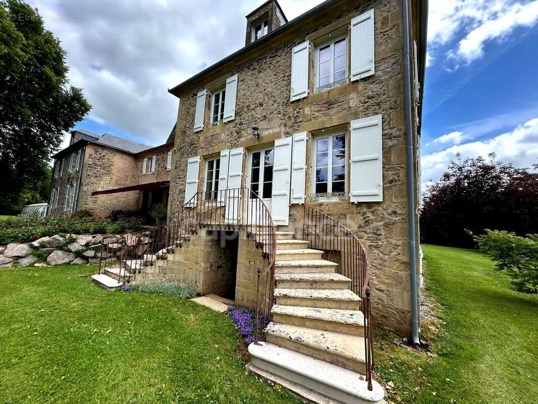 Maison de maitre à vendre 13 pièces LANOUAILLE (24) 2.6 hectares - photo 85