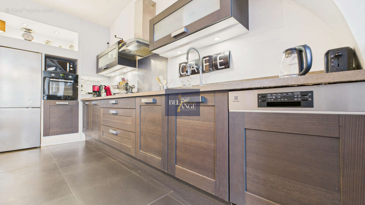 Maison à VILLENEUVE-DE-BERG