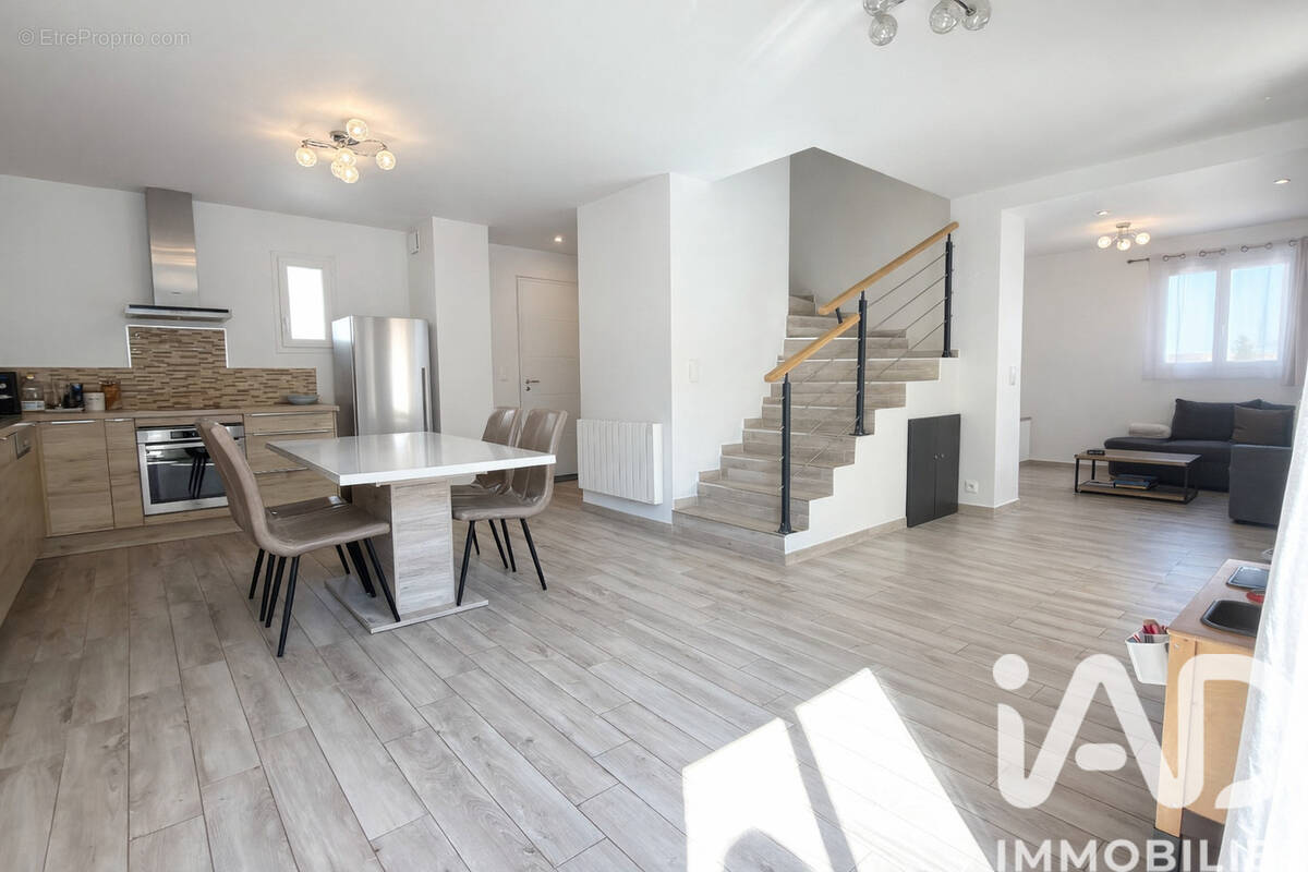 Photo 1 - Maison à MEYRARGUES