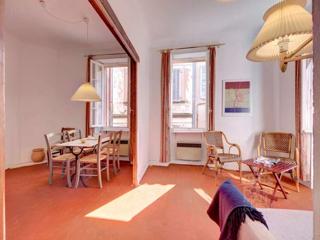 Appartement à VENCE