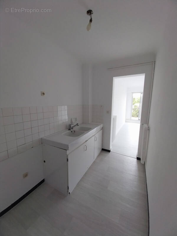 Canclaux  T1 AVEC PLACE DE PKG 7eme étage - photo 3