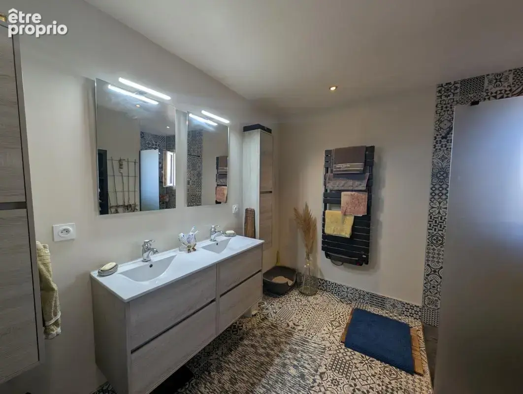 Lézignan-la-Cèbe : belle maison de plain-pied rénovée, au calme d'une impasse - photo 7