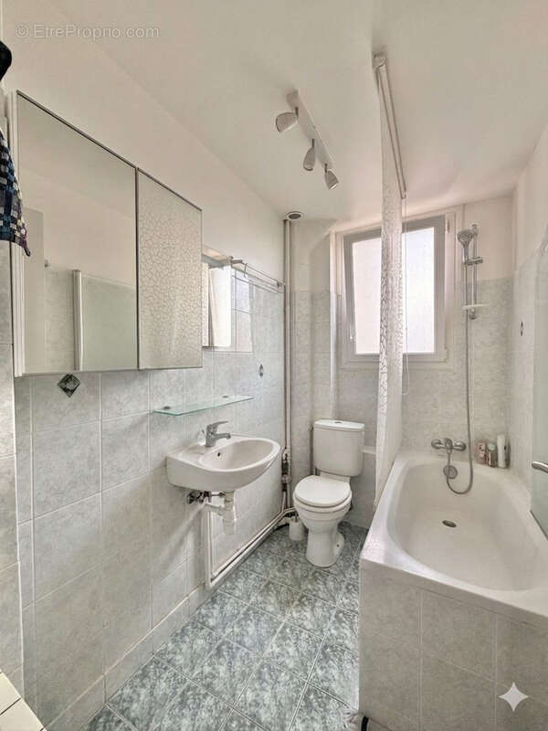 Appartement à LES LILAS