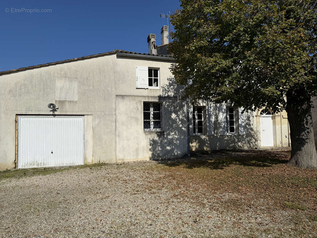 Maison à SAINT-EMILION