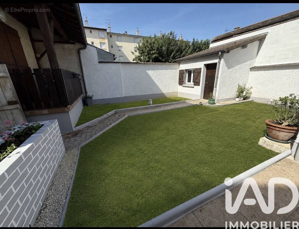 Photo 1 - Maison à MAGENTA