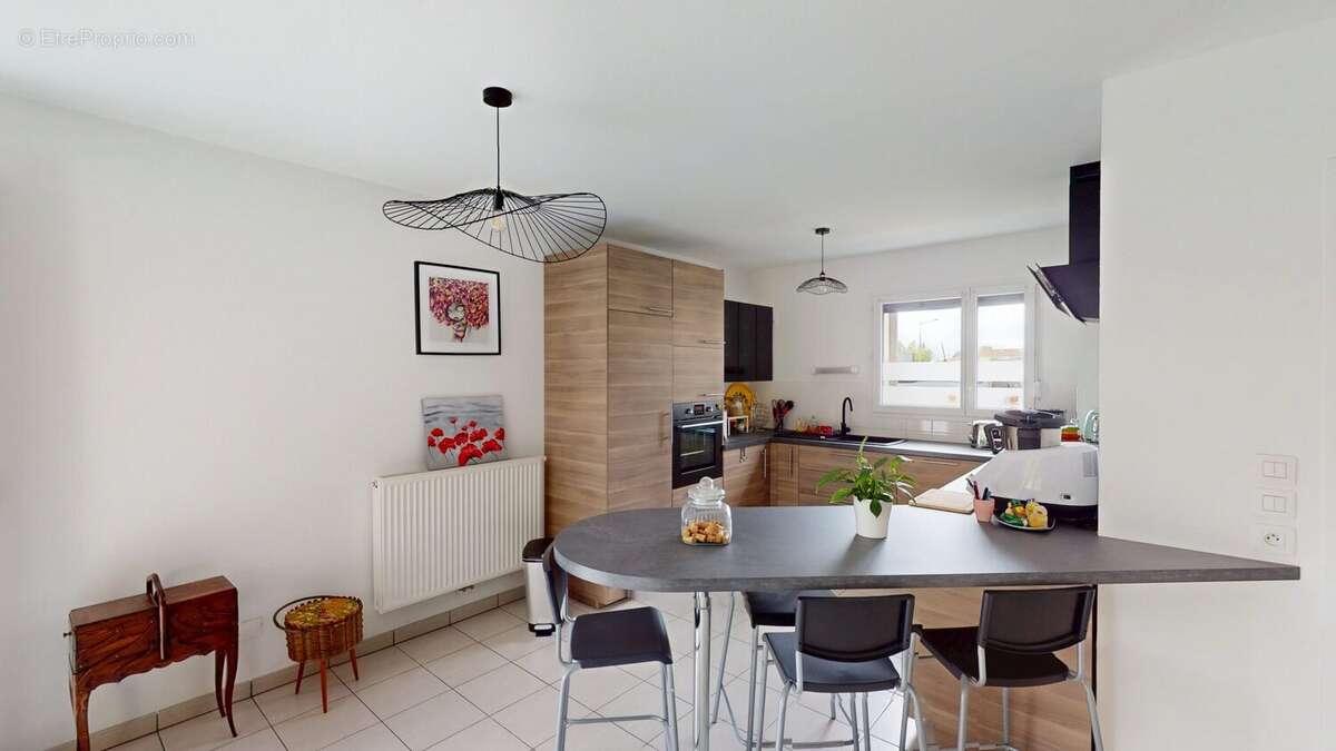 Maison à LA SALVETAT-SAINT-GILLES