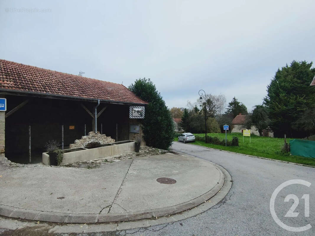 Terrain à CHAMPLAT-ET-BOUJACOURT