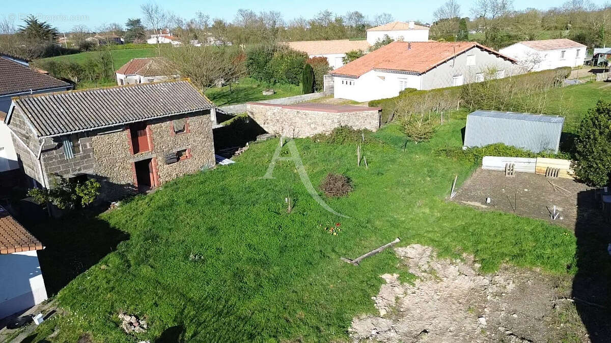 Maison à LE POIRE-SUR-VIE