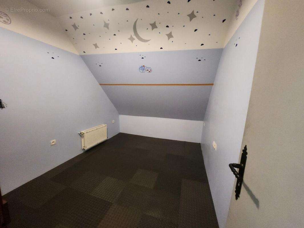 Appartement à CUISE-LA-MOTTE