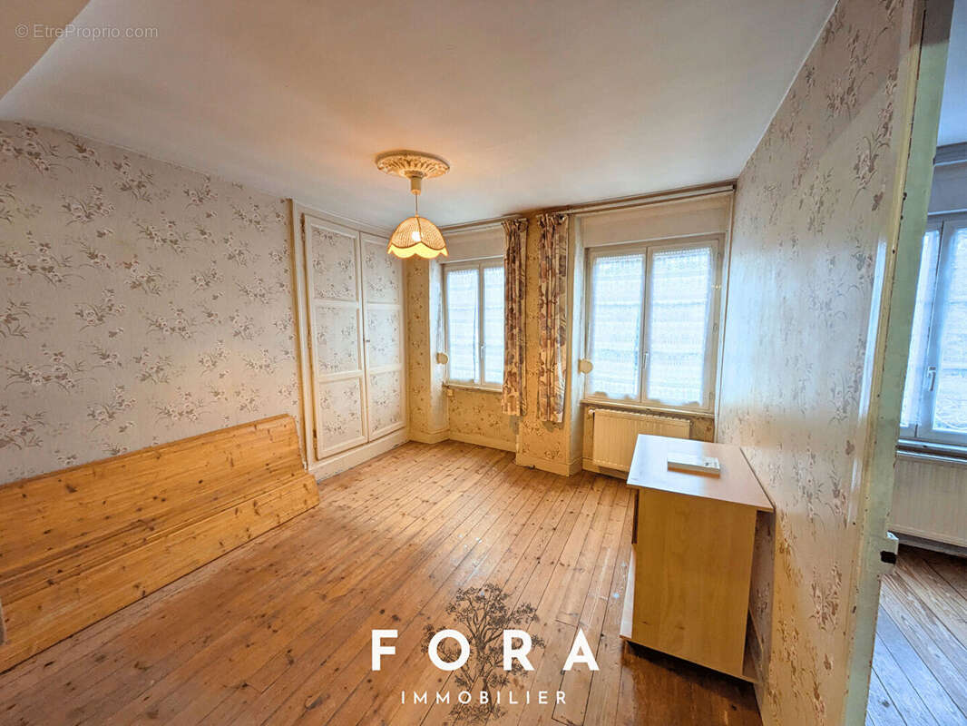 Maison à CONDE-SUR-NOIREAU