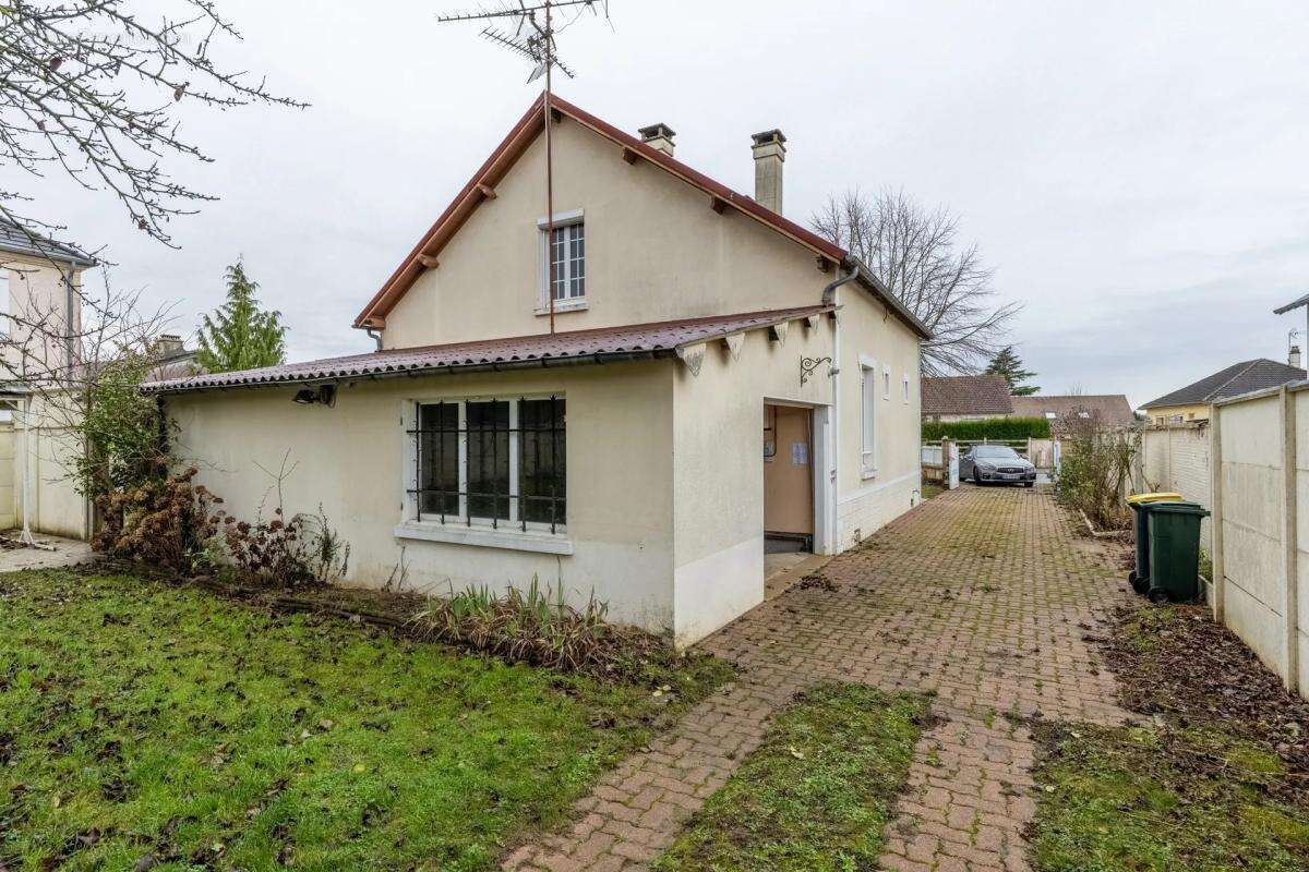 Maison à LA COUTURE-BOUSSEY