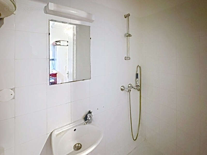 Appartement Avignon 1 pièce 16,80 m2 avec parking vendu loué - photo 4