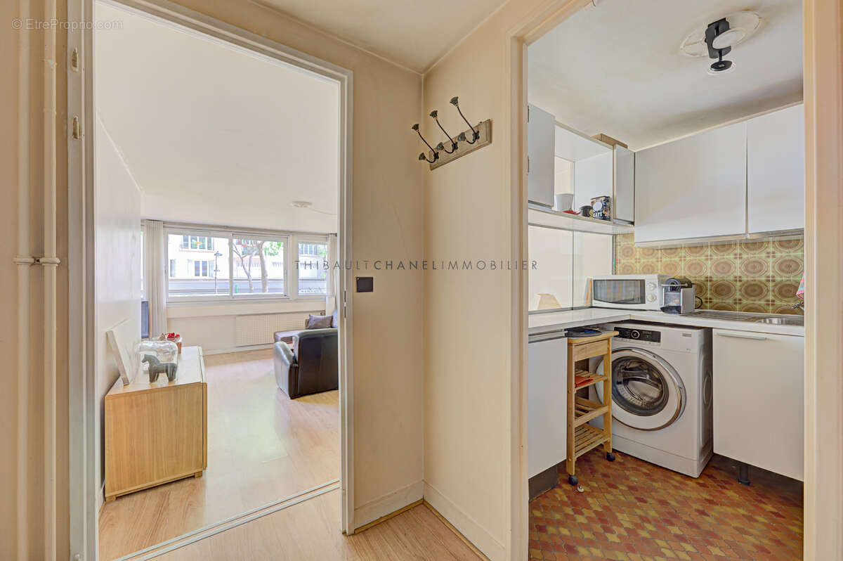 Appartement à PARIS-14E