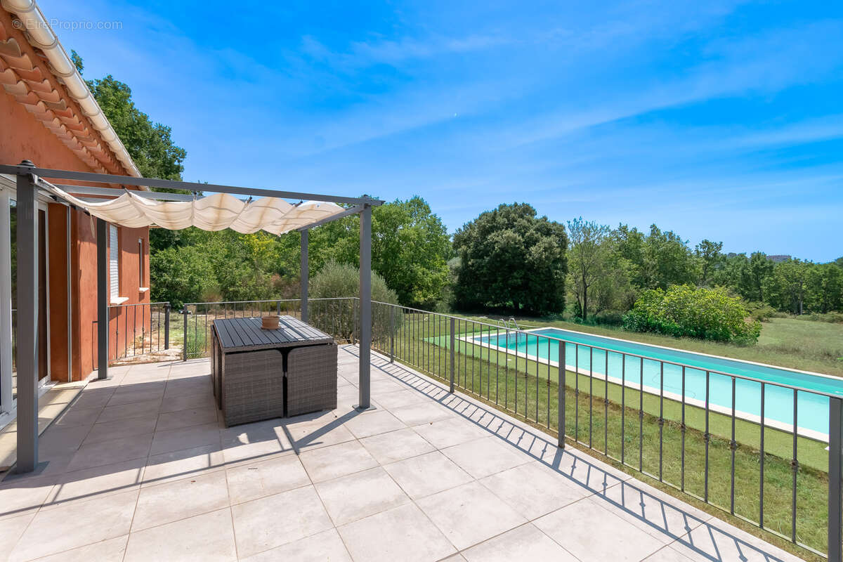 Villa avec vue panoramique sur le château de La Verdière - photo 23