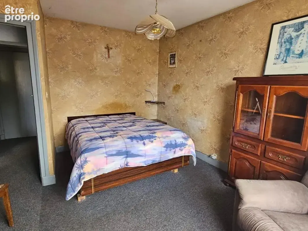 Maison à rénover – 2 chambres - Extérieurs - Garage - Pont-du-Château (63) - photo 12