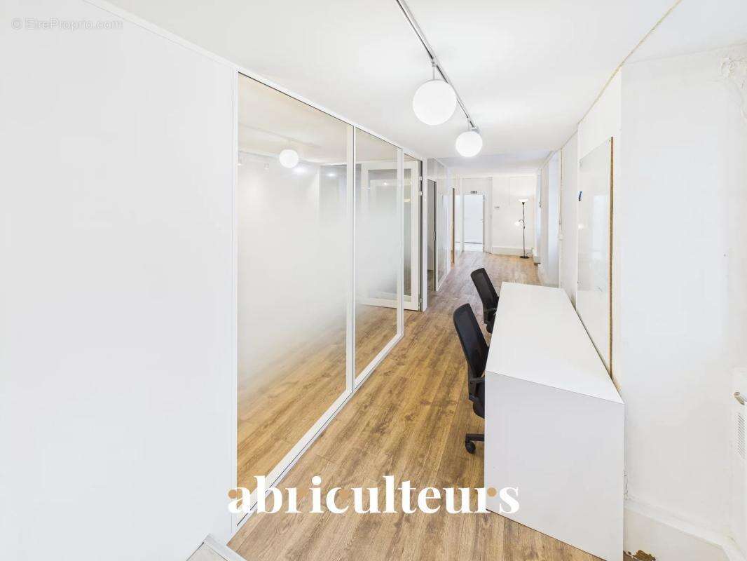 Bureau au rdc de 64m2 en vente à Rezé (44400) - photo 10