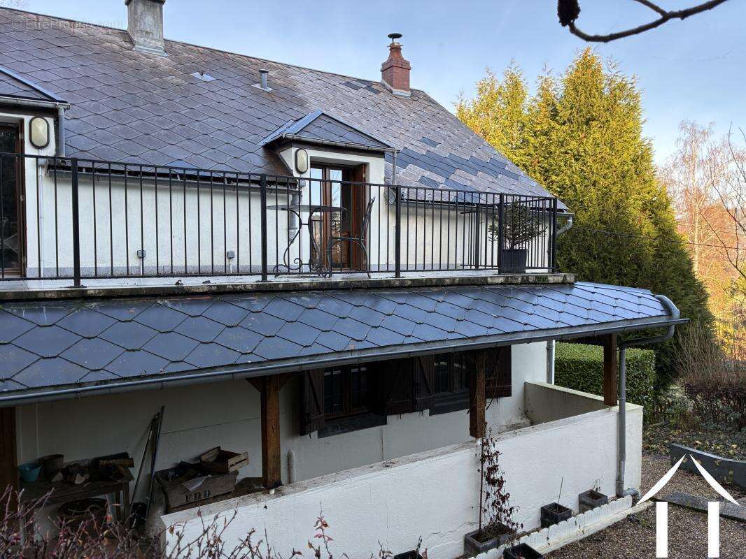 Maison à CUSSY-EN-MORVAN