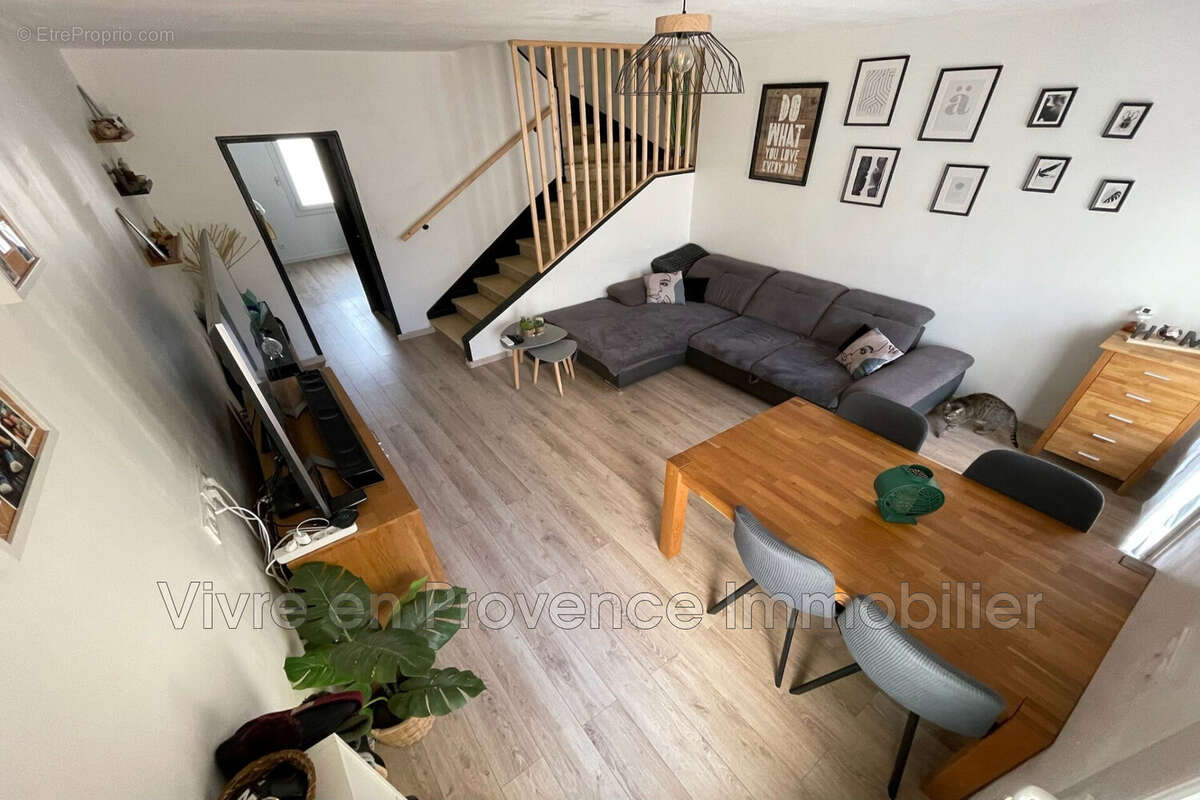 Maison à MORIERES-LES-AVIGNON