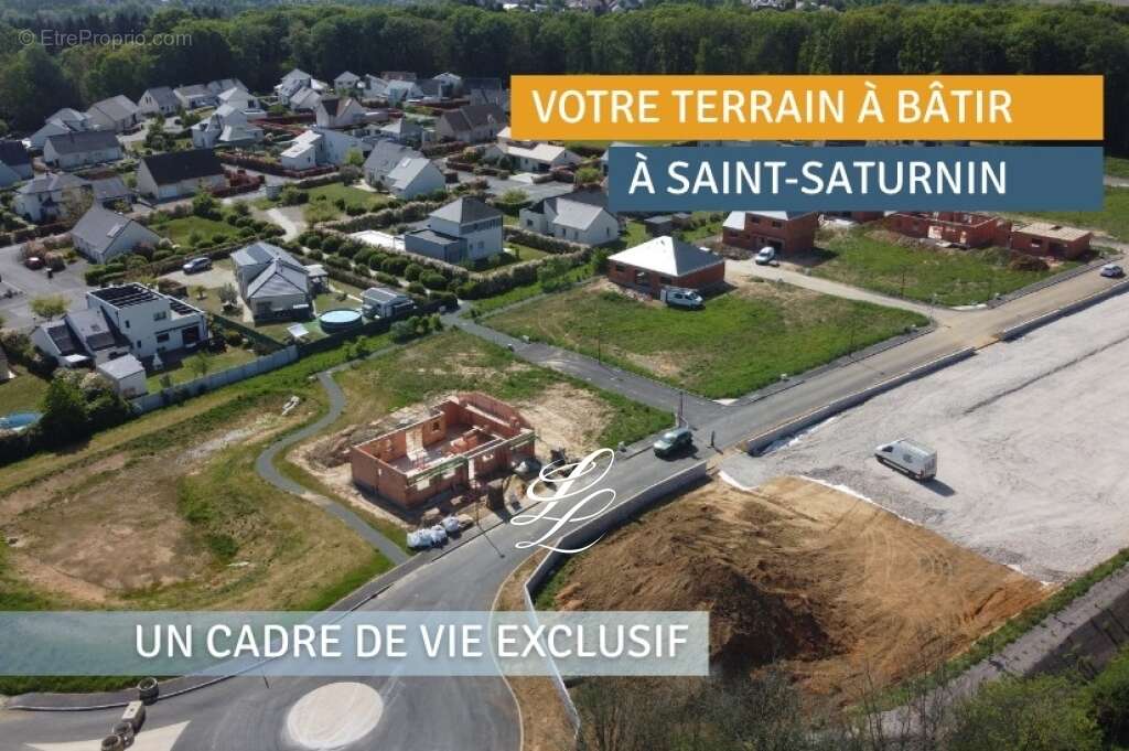 Terrain à SAINT-SATURNIN