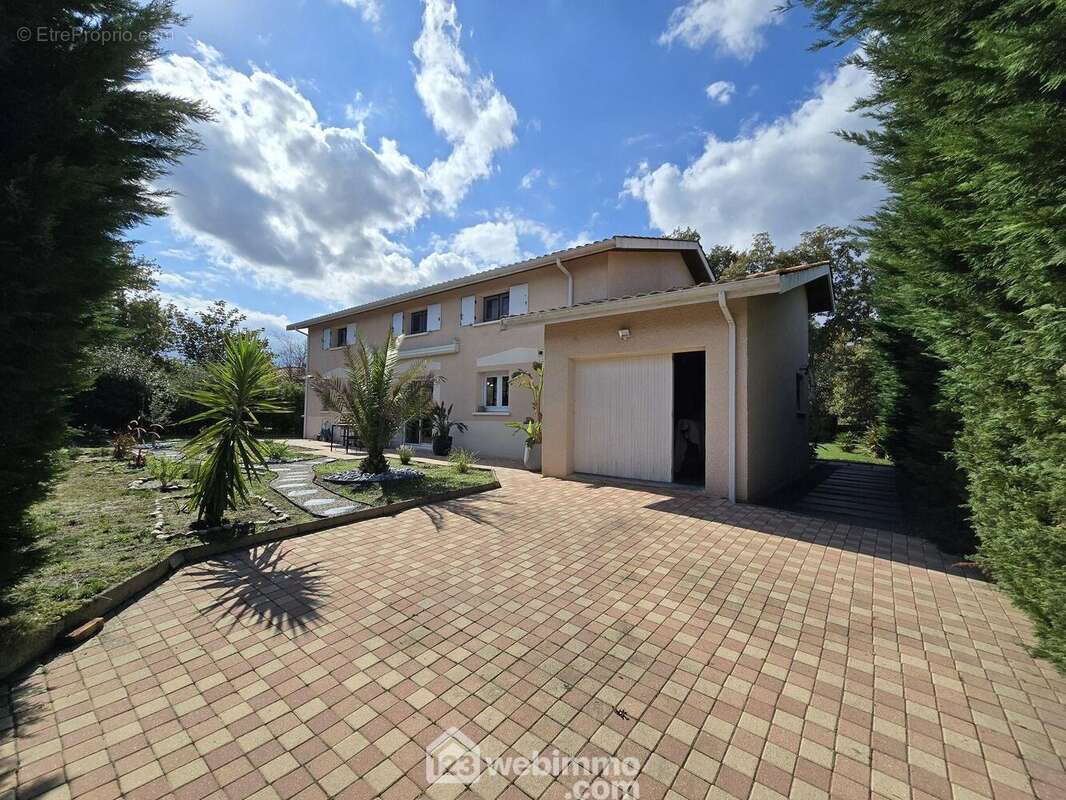 Avec un garage - Maison à SAINT-AUBIN-DE-MEDOC