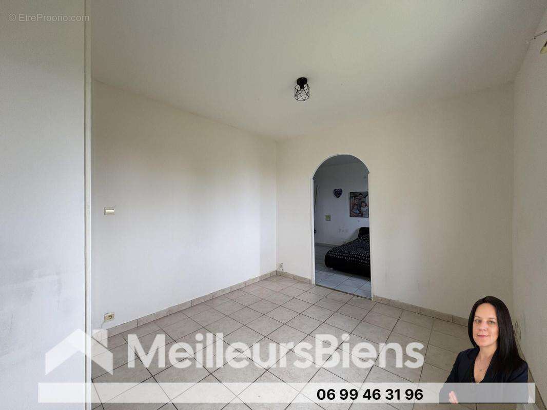 Maison à MONTLIEU-LA-GARDE