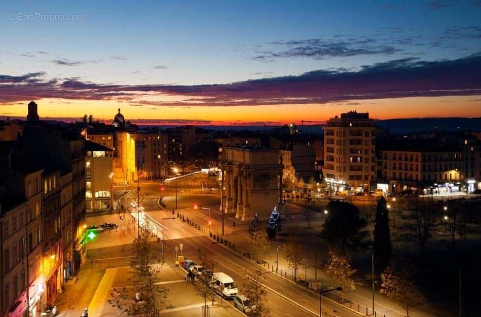 Appartement à MARSEILLE-1E