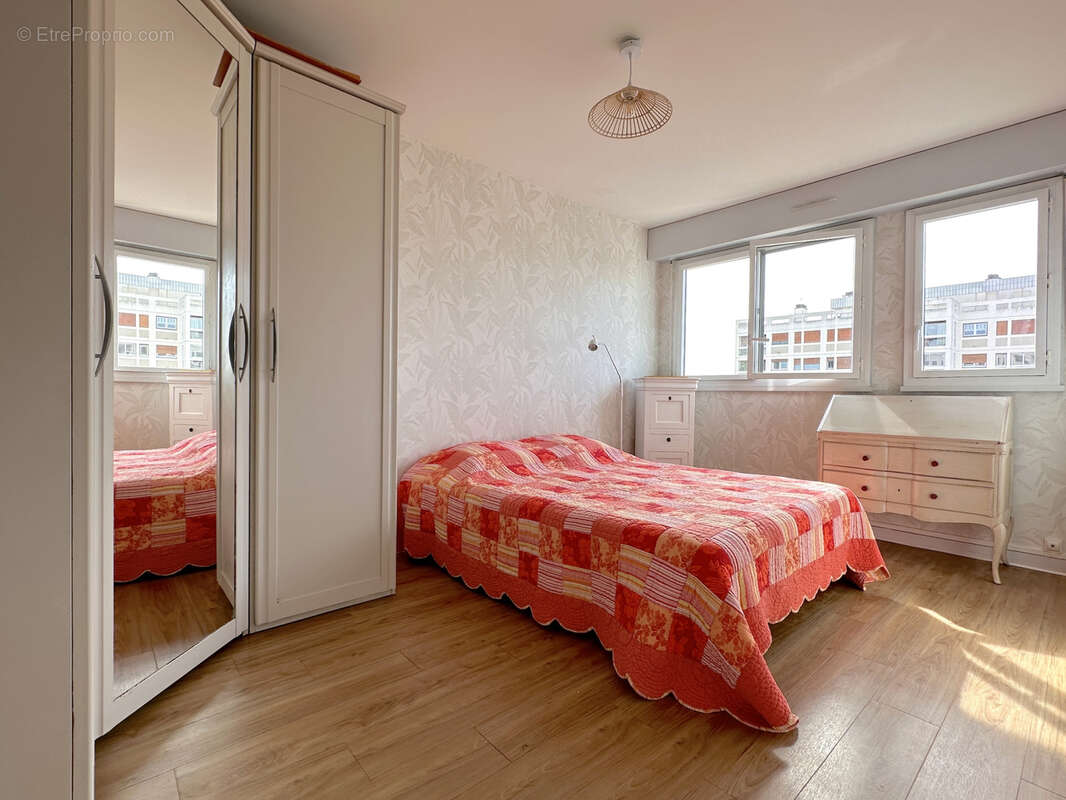 Appartement T4 de 88 m2, 3 chambres, loggia et parking - photo 8