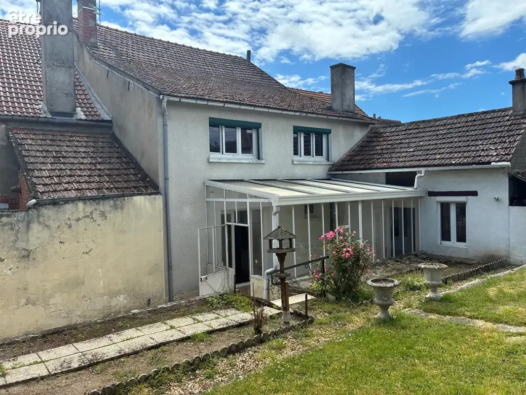 Photo 1 - Maison à MYENNES