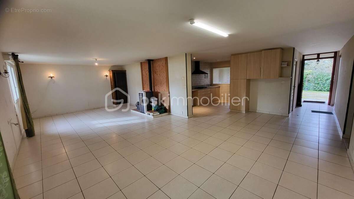 Maison à MESNIL-CLINCHAMPS