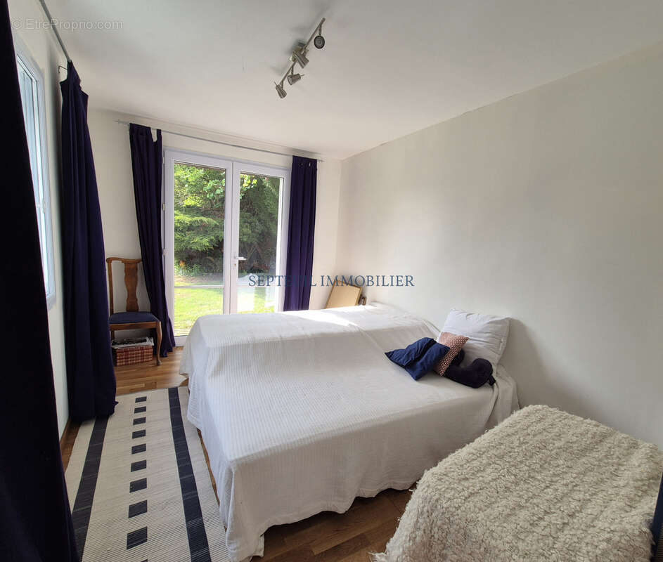 Maison ancienne ancienne avec dépendances. 360 m2 habitables sur 5 790 m2 de terrain. - photo 7