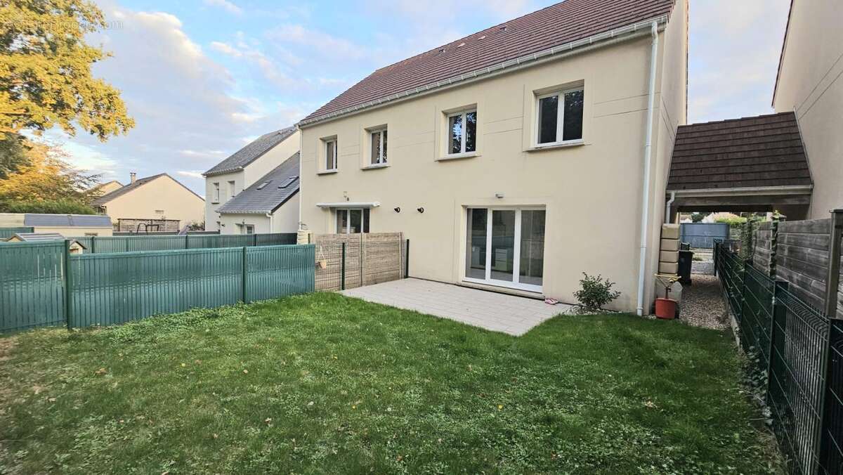 Maison à SAINT-ETIENNE-DU-ROUVRAY