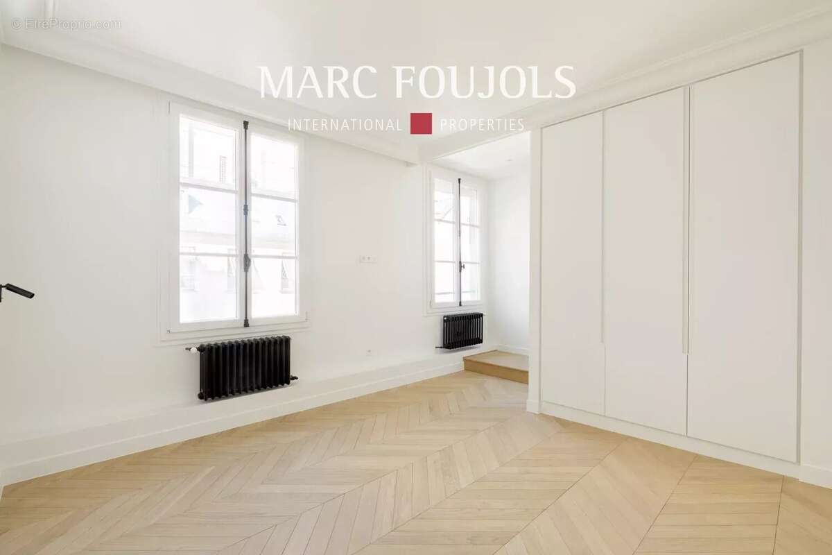 Appartement à PARIS-8E