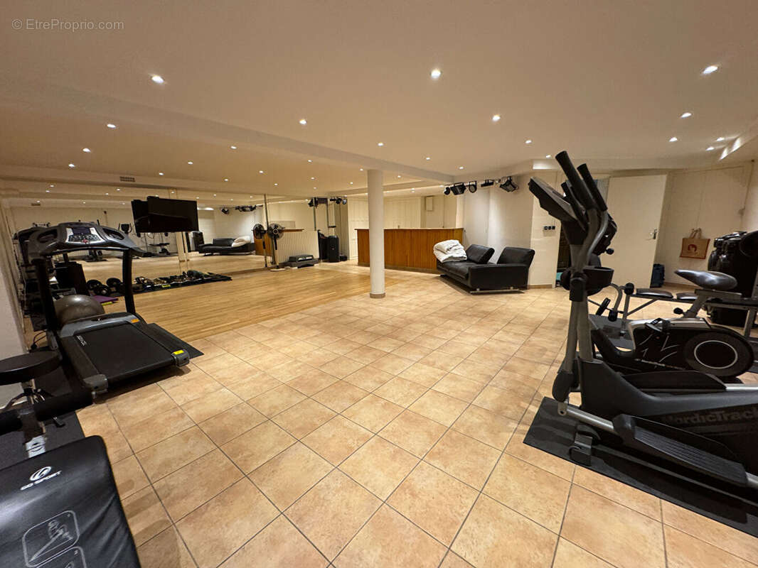 Maison à LES MESNULS