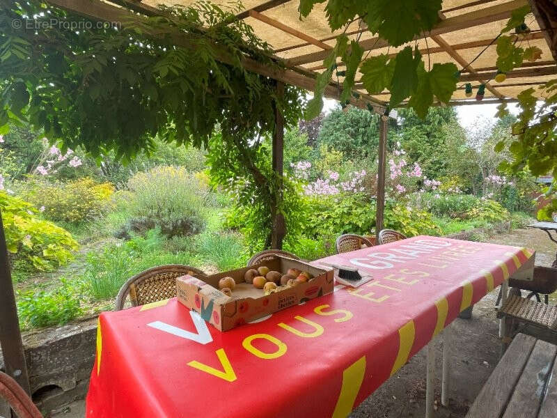 Maison à LA BAZOCHE-GOUET