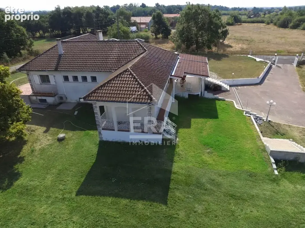 Maison 205m² à villaudric - photo 2