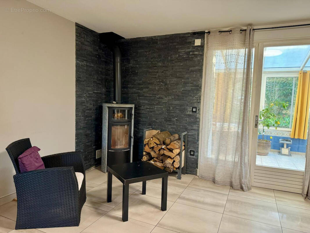 poêle à bois  - Maison à CAHORS