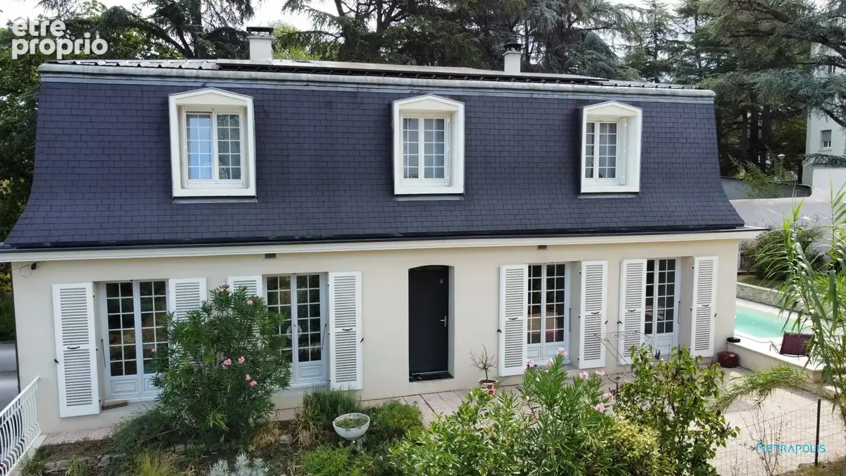 Maison 205 m² à Rive-De-Gier  - photo 2