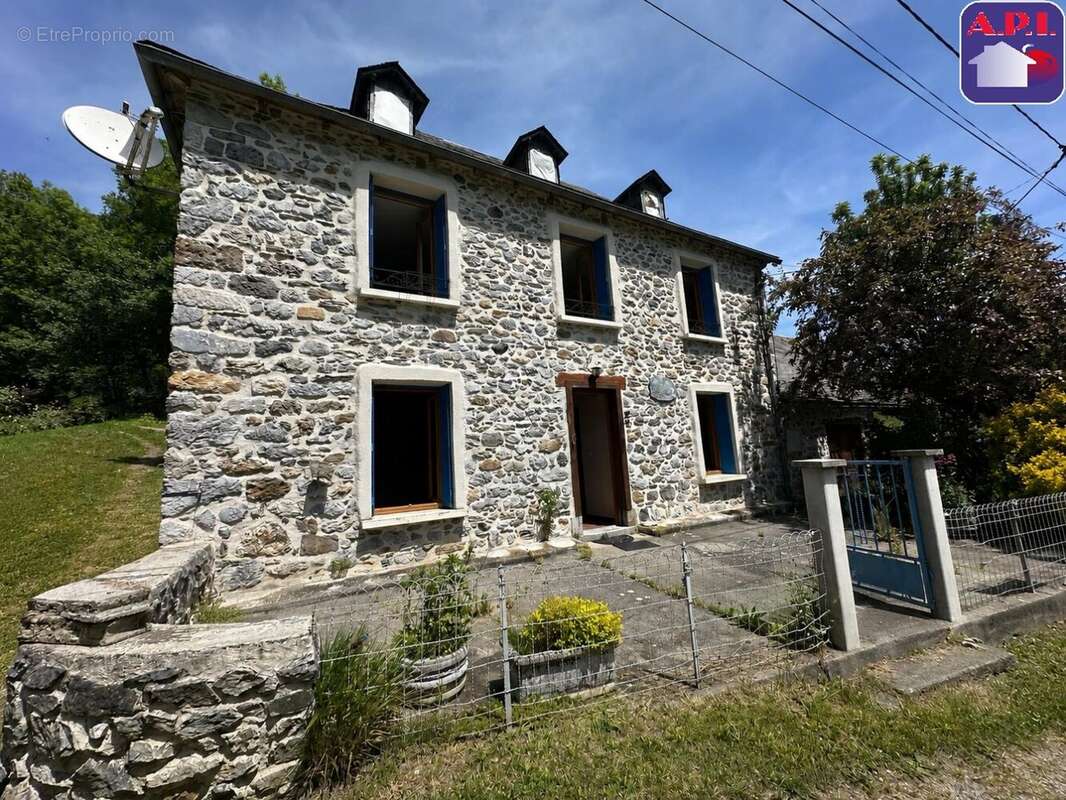 Maison à SAINT-LARY
