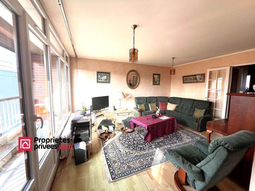 Appartement à SURVILLIERS