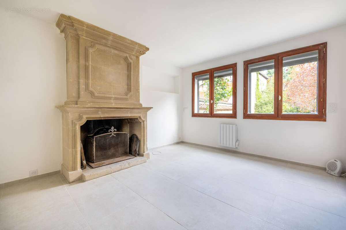 Maison à SAINT-MAUR-DES-FOSSES