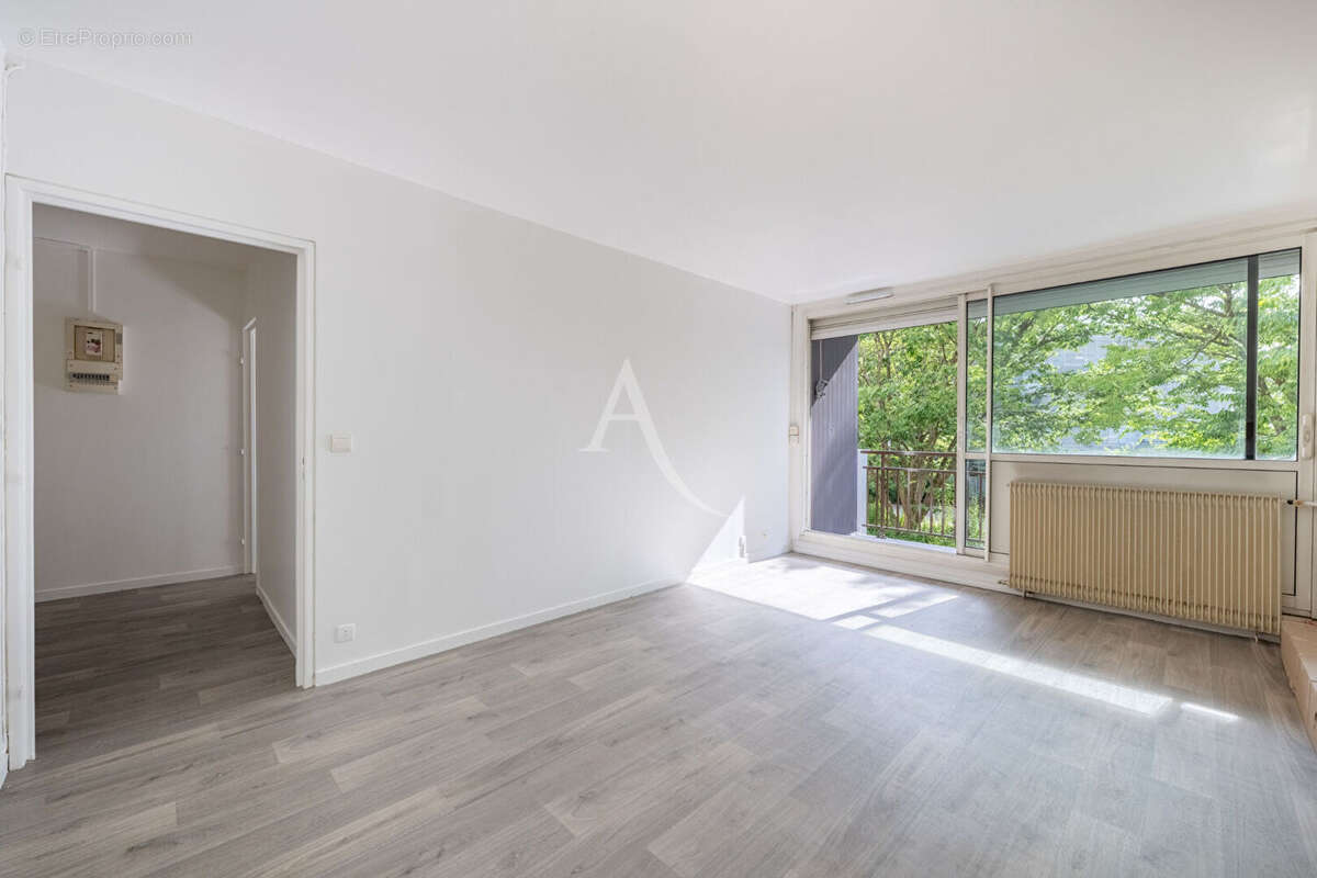 APPARTEMENT LUMINEUX 3P - CERGY - Résidence récemment isolée ! - photo 2