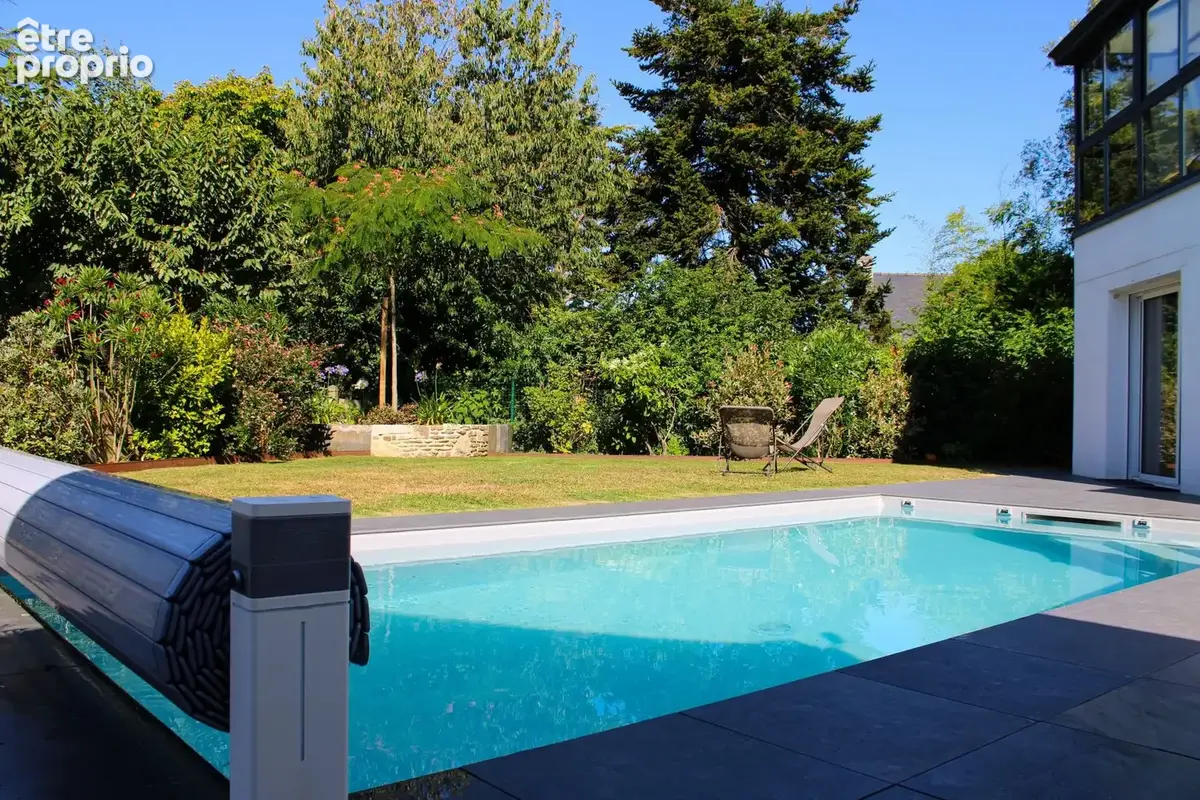 Maison d’architecte rénovée   Hypercentre Séné   190 m2   Piscine   Appartement indépendant - photo 1